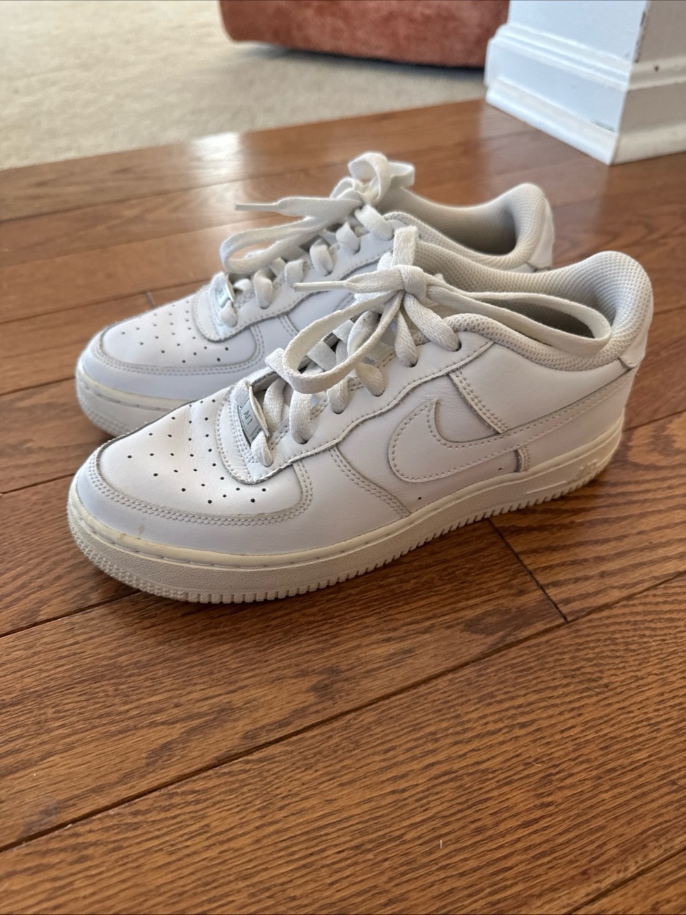 Nike Air Force 1 Low White GS Size 5Y Youth Women's 6.5 Triple White CW2288-111 - Picture 4 of 9